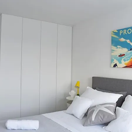 The View Luxury 2+2 In A Strict Center Makarska