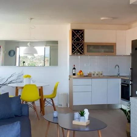 Apartment The View Luxury 2+2 In A Strict Center