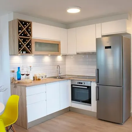 The View Luxury 2+2 In A Strict Center * Makarska