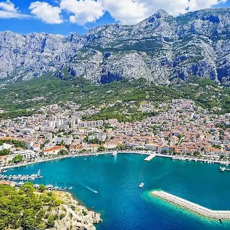 The View Luxury 2+2 In A Strict Center Apartamento Makarska